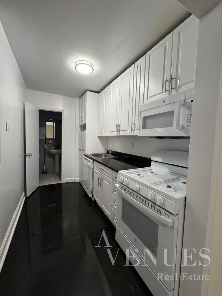 East 84th Street - Photo 2