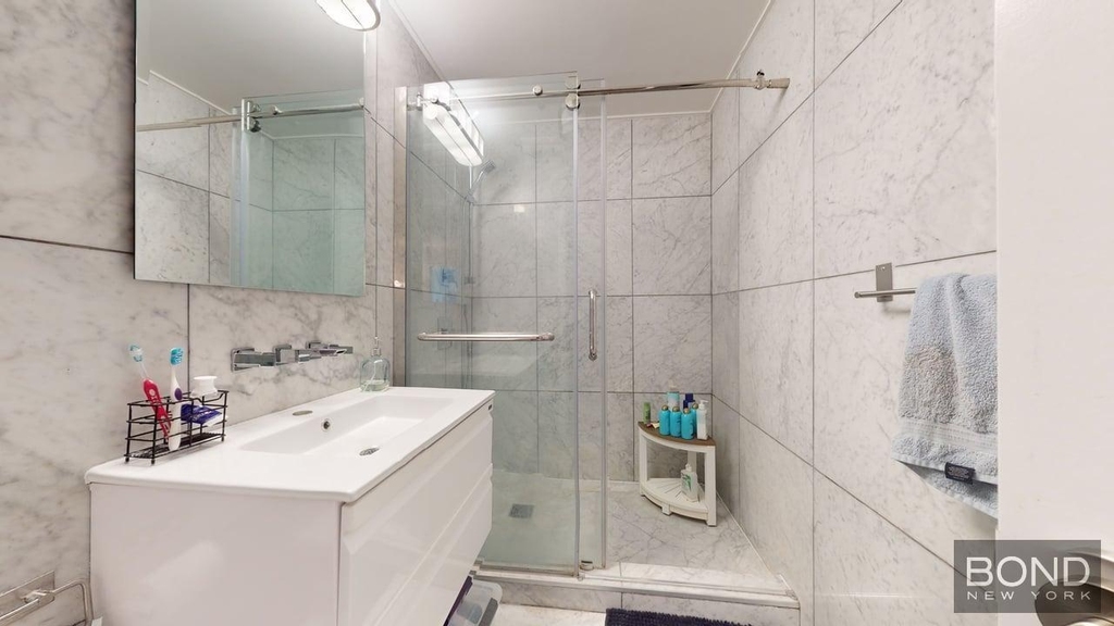 East 34th Street - Photo 7