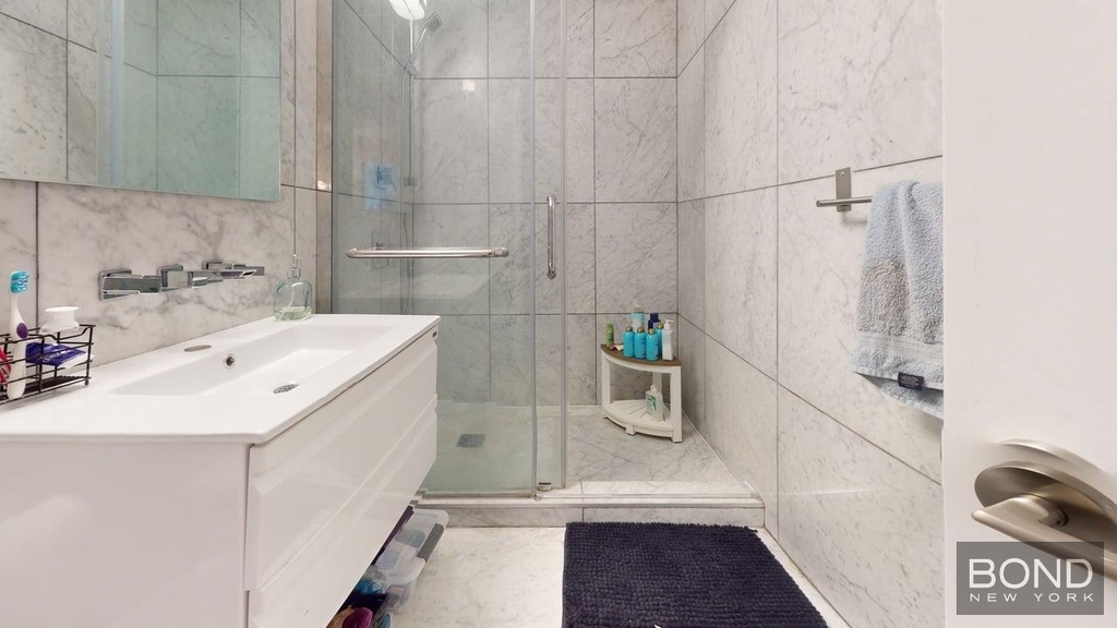 East 34th Street - Photo 11
