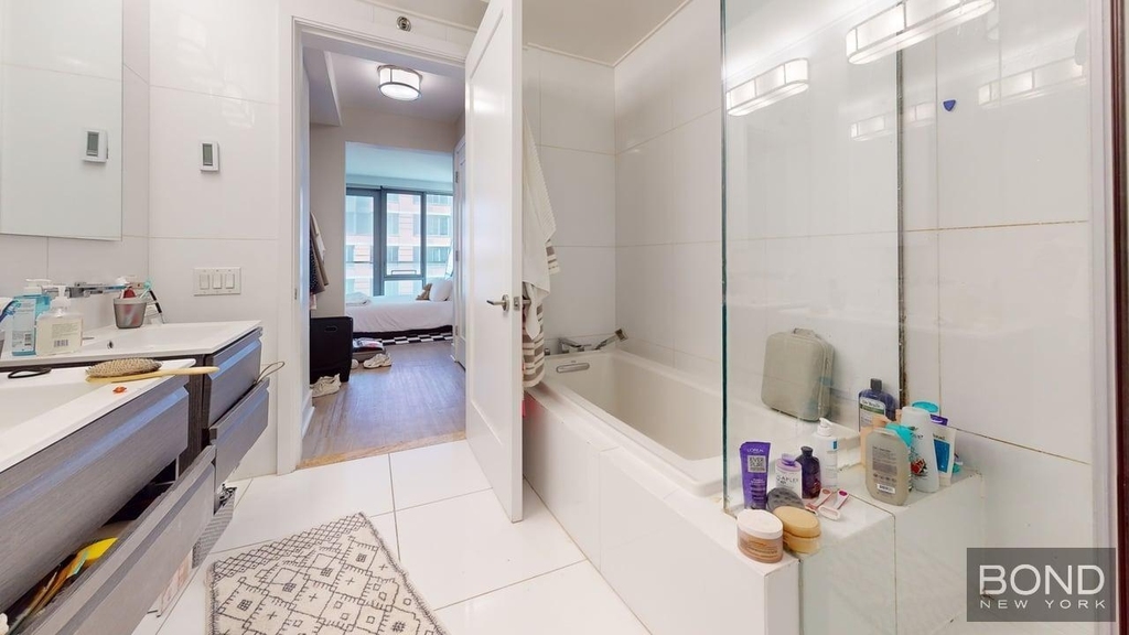 East 34th Street - Photo 10