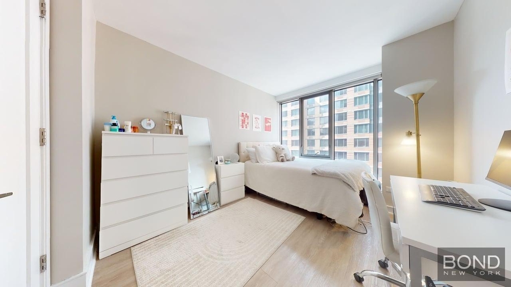 East 34th Street - Photo 4