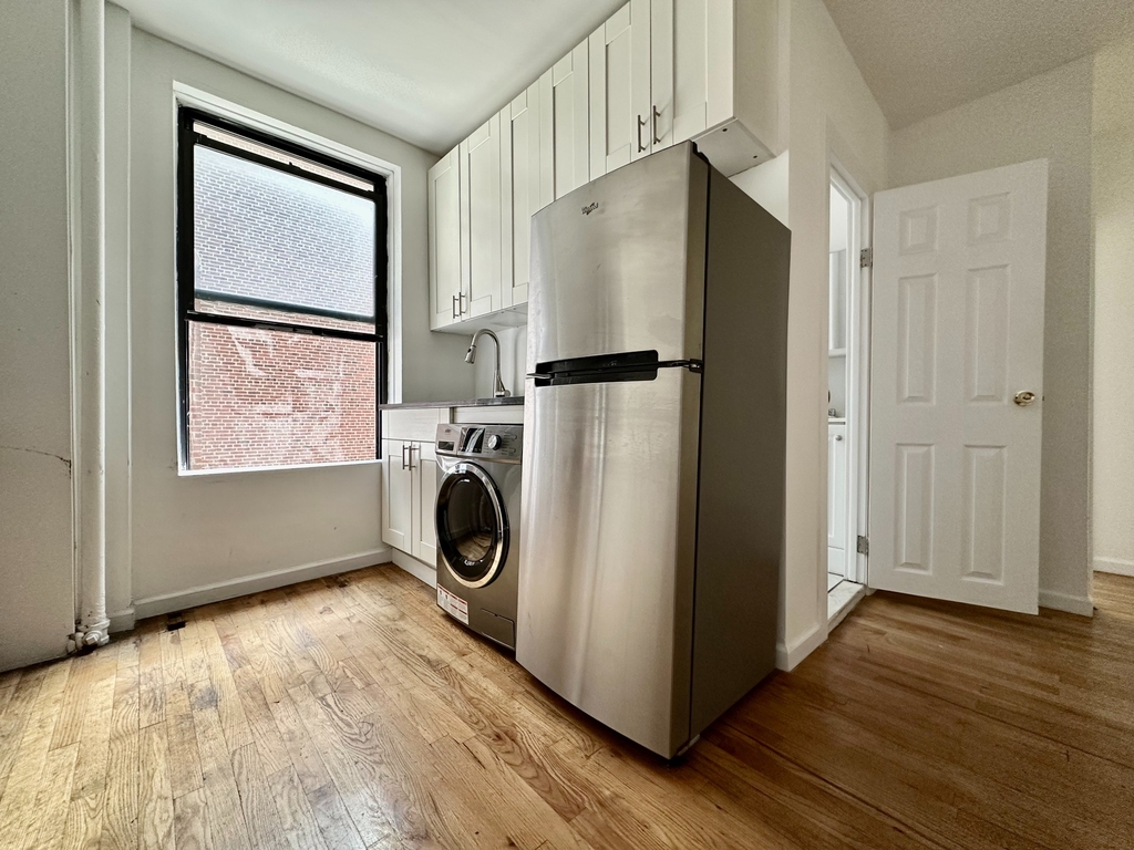401 East 68th Street - Photo 7