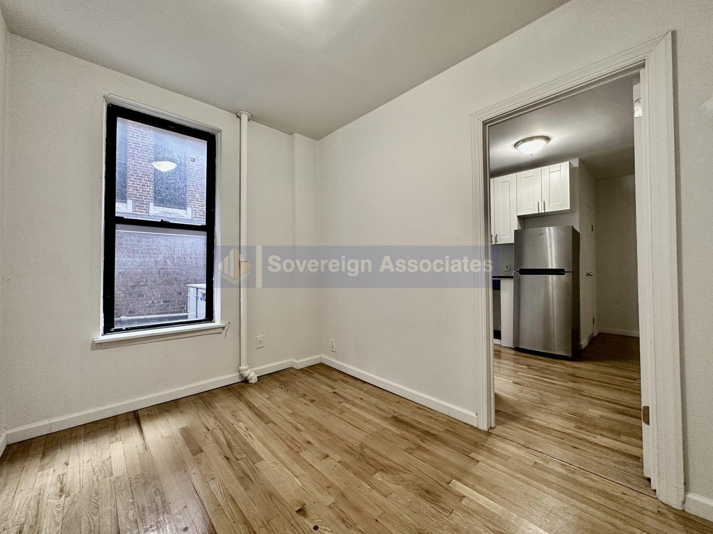 401 East 68th Street - Photo 5