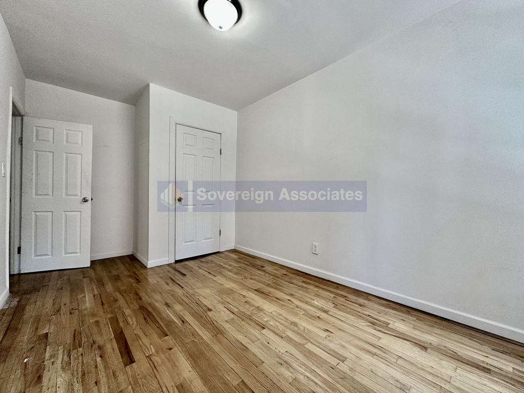 401 East 68th Street - Photo 2