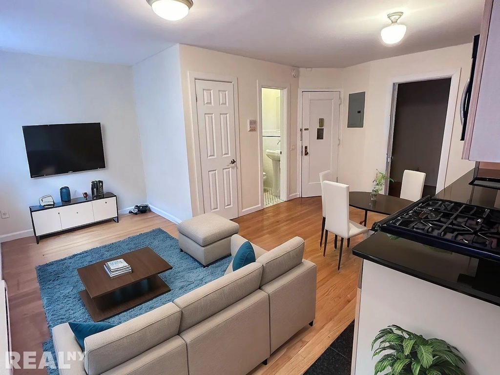 273 Mott St - Photo 1