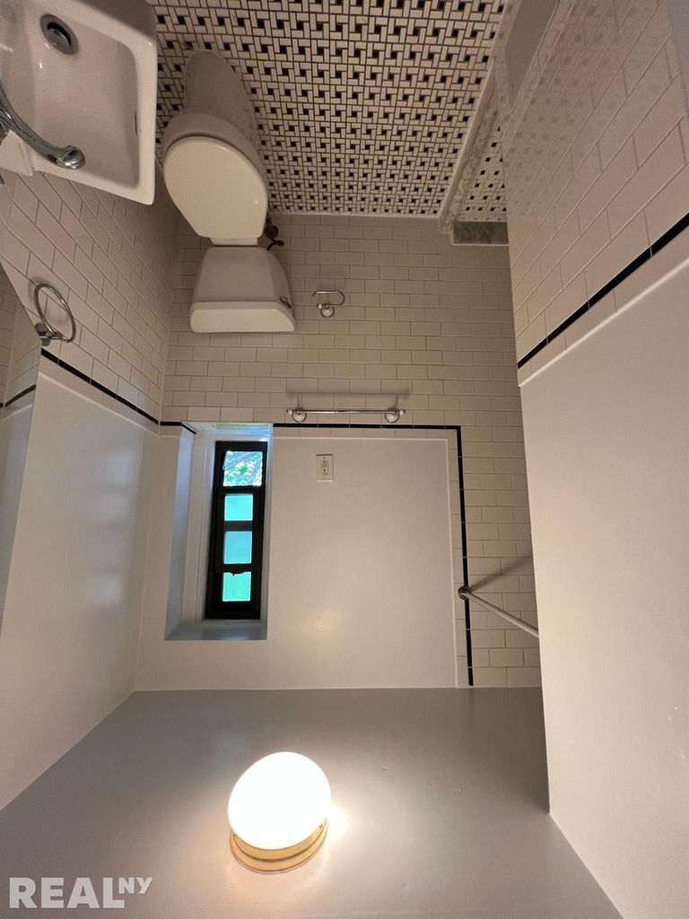 273 Mott St - Photo 6