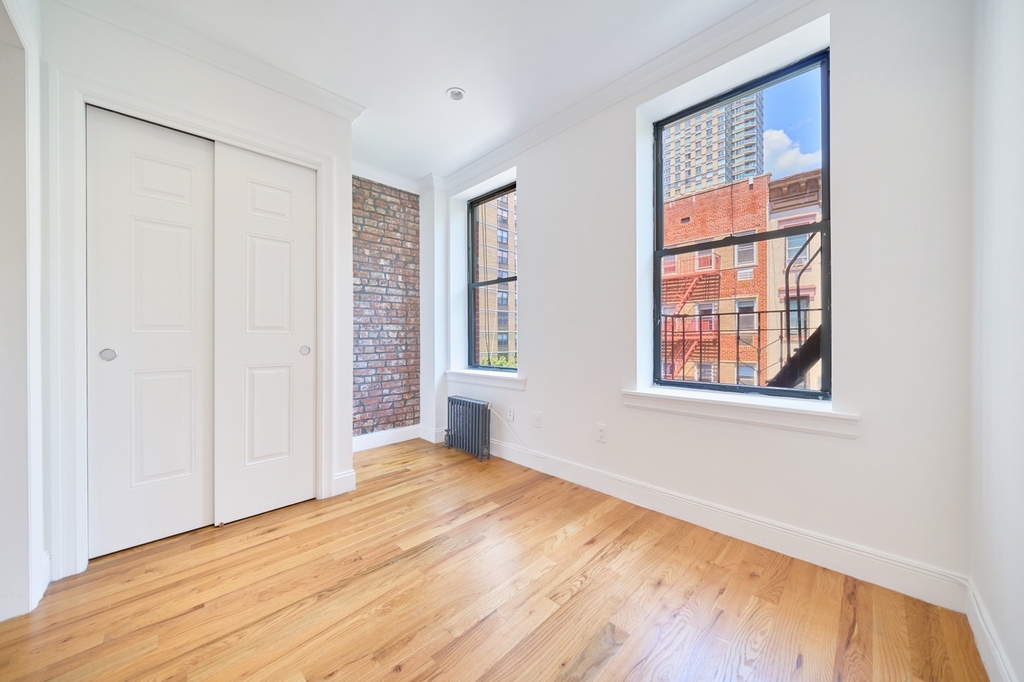 310 E 83rd Street - Photo 5