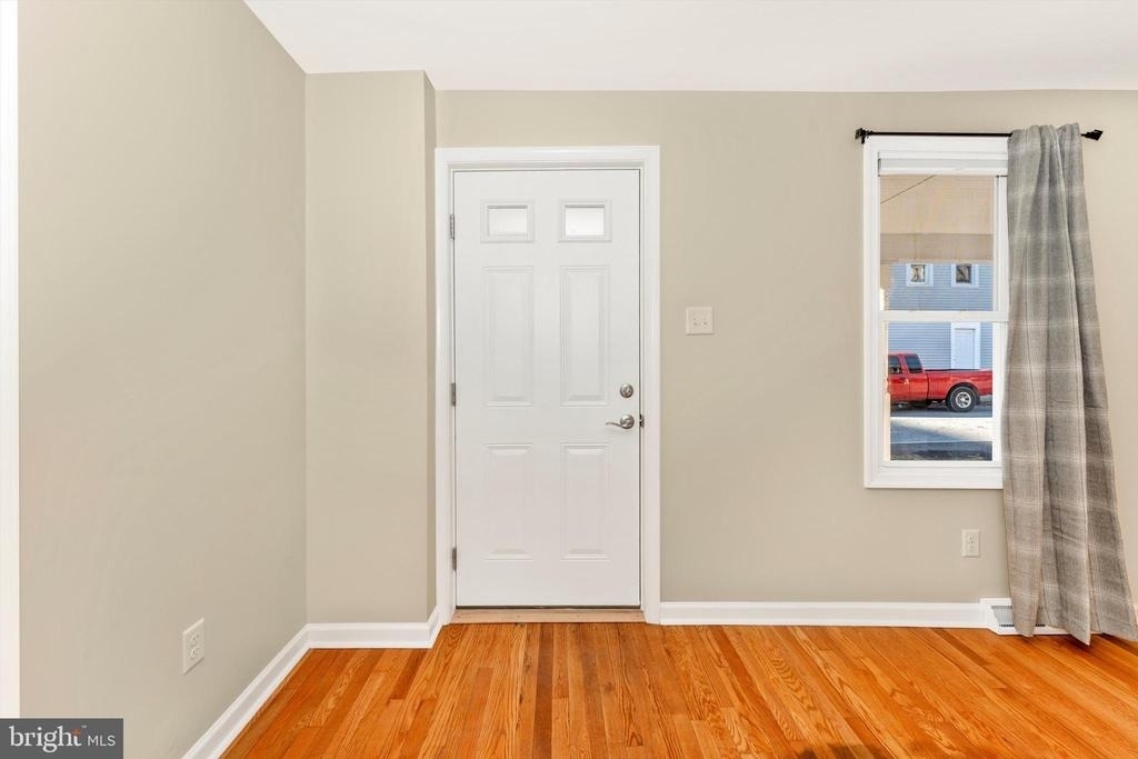 72 Wayside Avenue - Photo 3