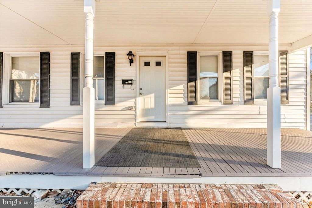 72 Wayside Avenue - Photo 1