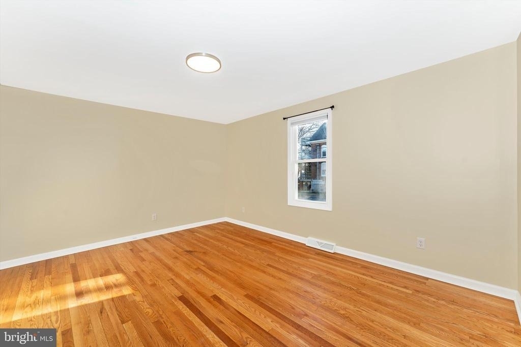 72 Wayside Avenue - Photo 10