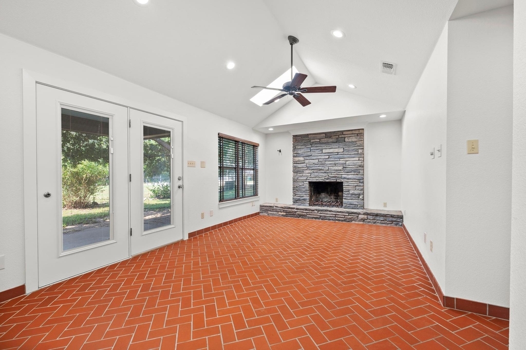 1601 West Ln - Photo 11