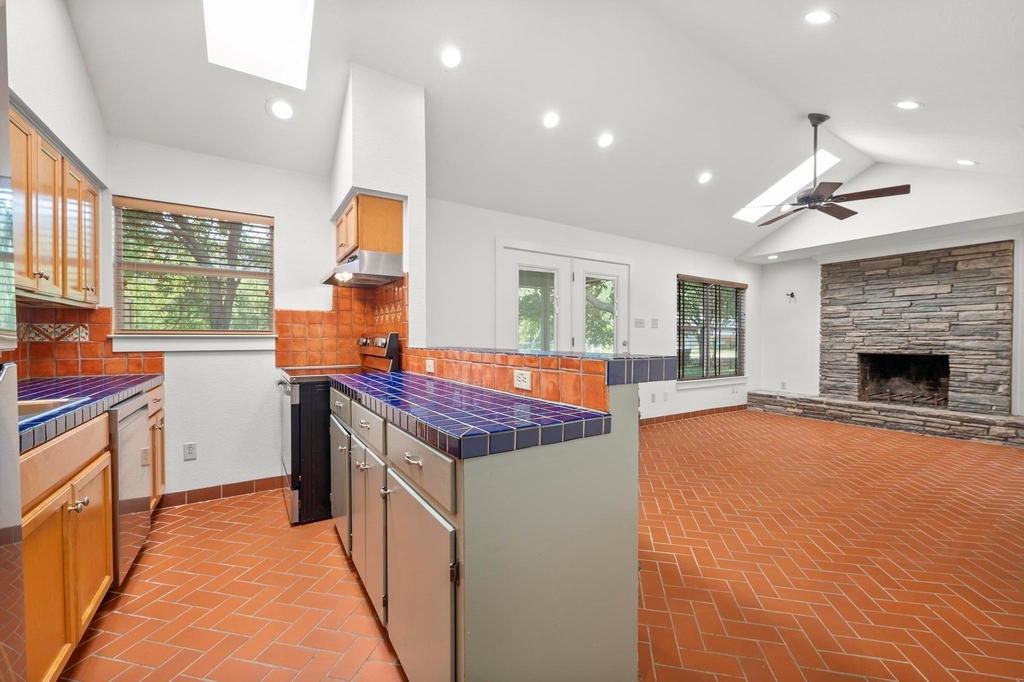 1601 West Ln - Photo 14