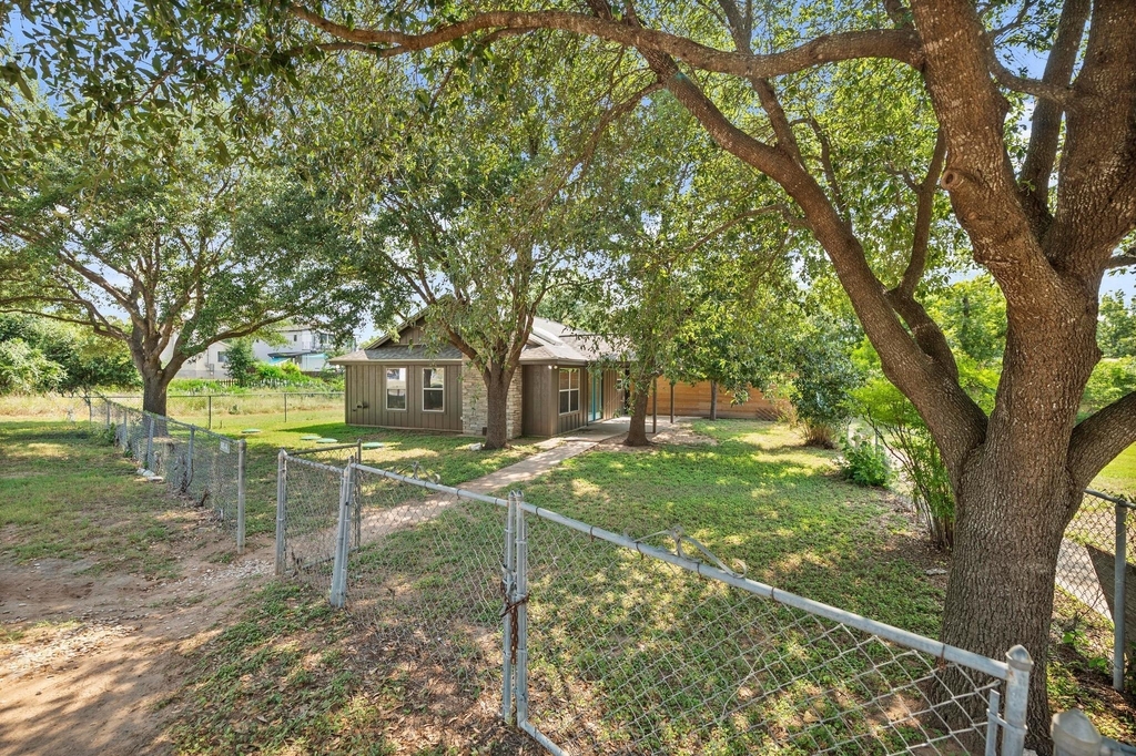 1601 West Ln - Photo 10