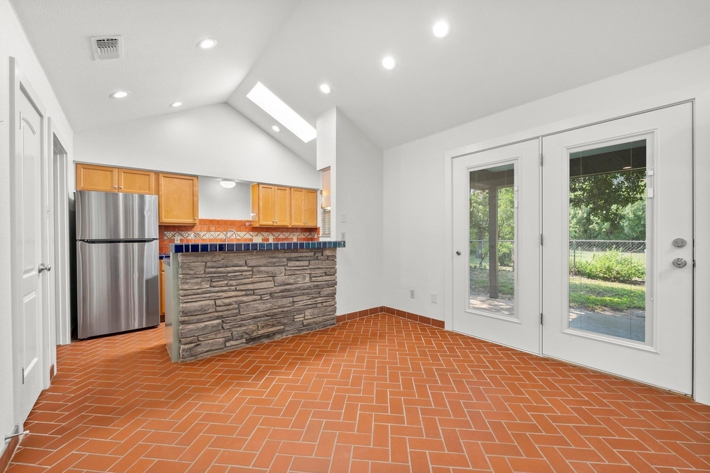 1601 West Ln - Photo 13