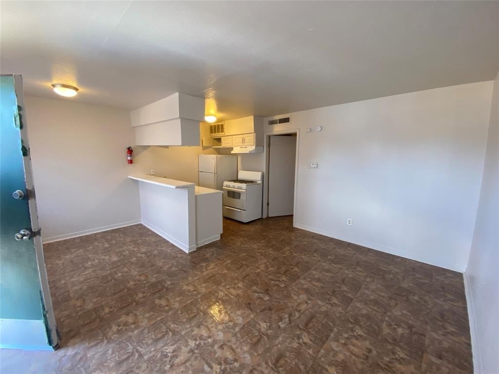 9425 Scott Street - Photo 2