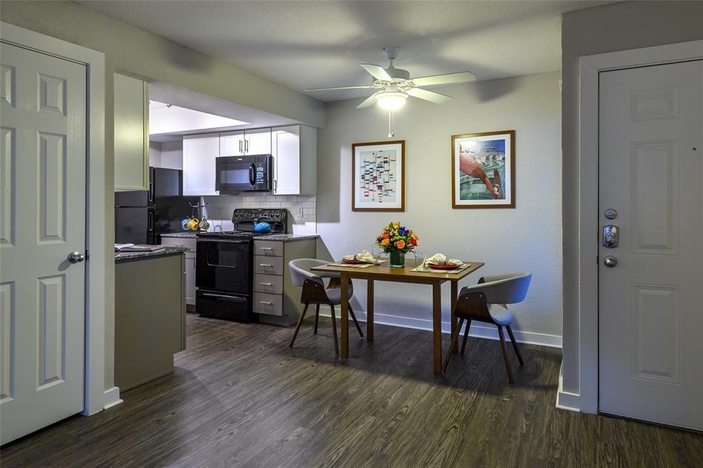 8787 Hammerly Blvd - Photo 2