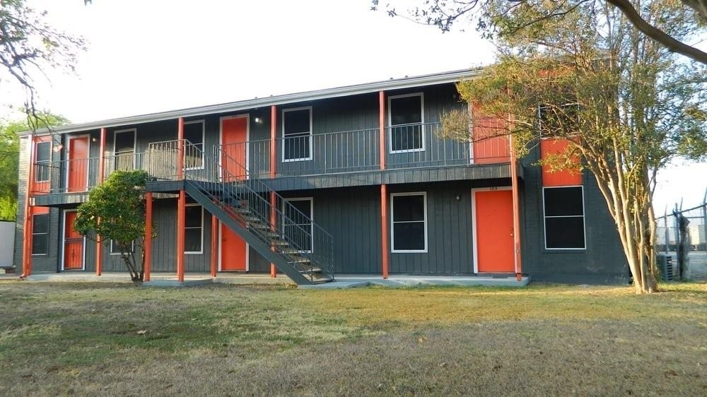 515 Humble Ave - Photo 2
