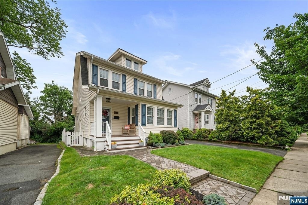346 Walnut - Photo 0