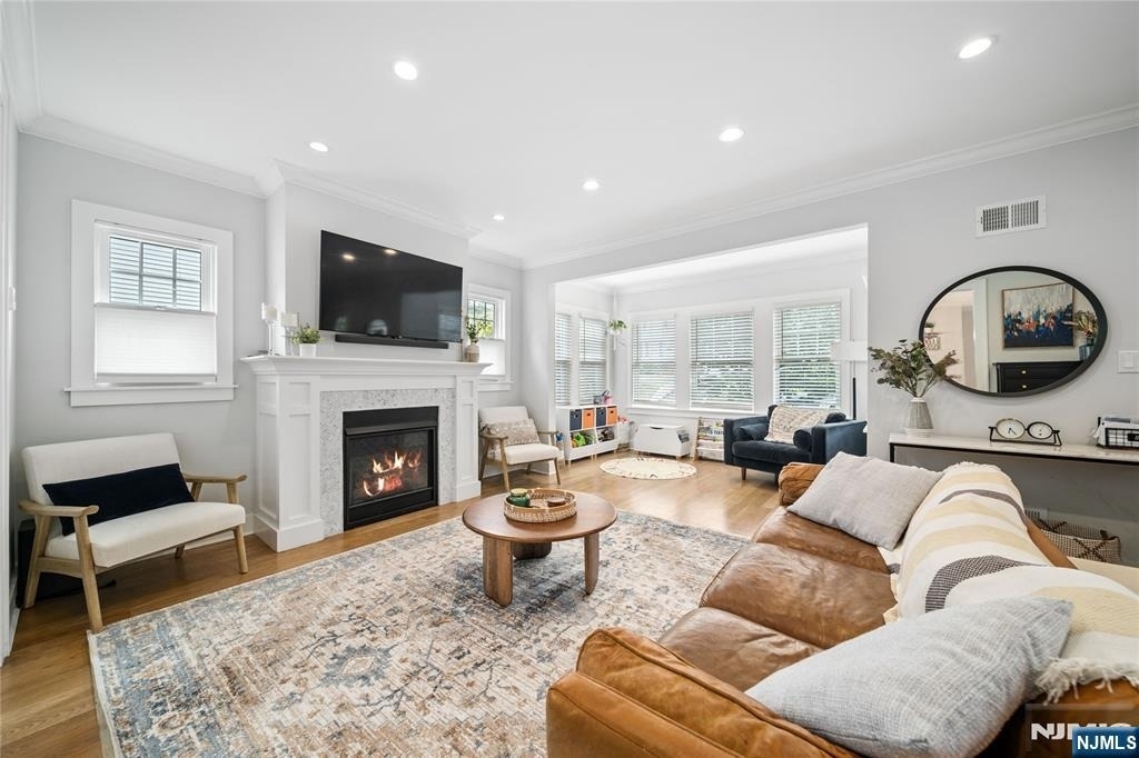 346 Walnut - Photo 4