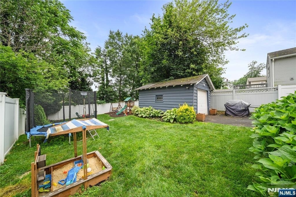 346 Walnut - Photo 21