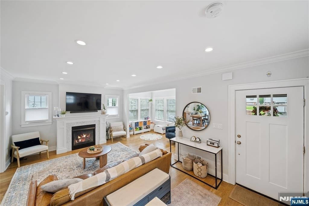 346 Walnut - Photo 3