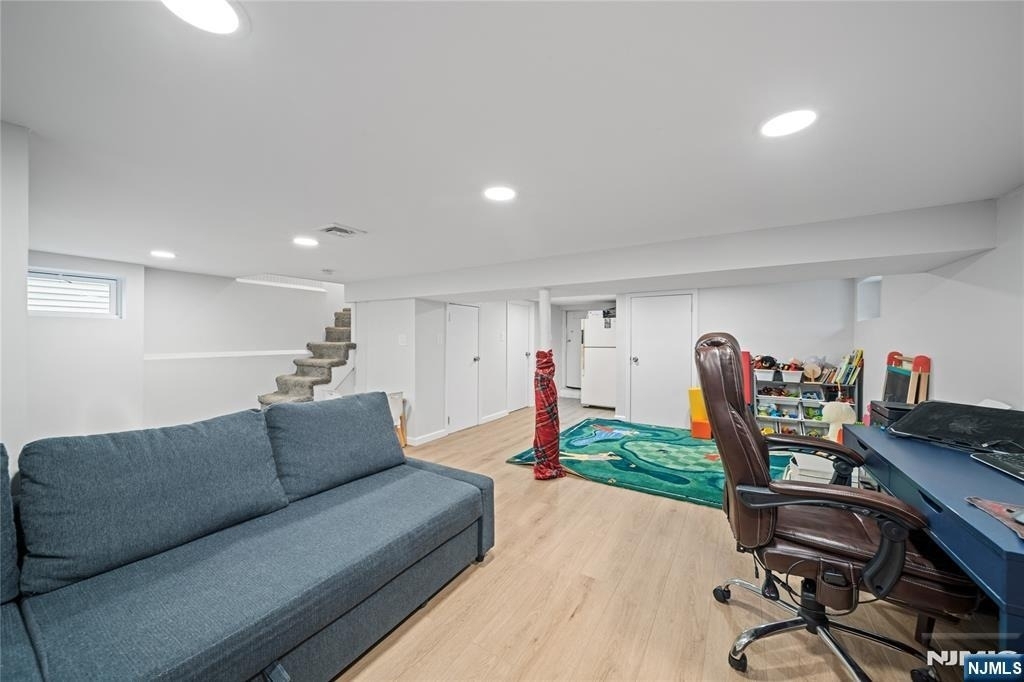 346 Walnut - Photo 17