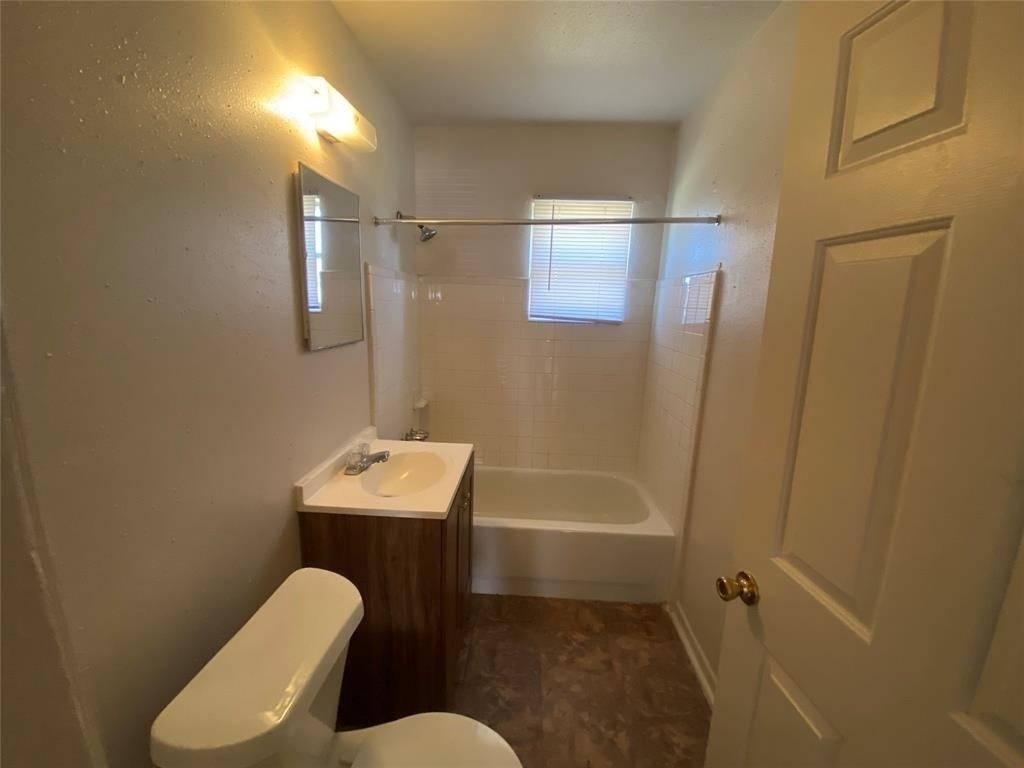 9414 Heno Street - Photo 7