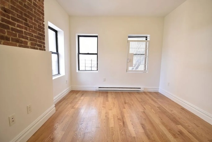 888 10th Avenue - Photo 2