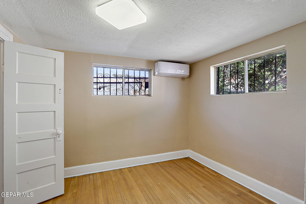 2621 Grant Avenue - Photo 10