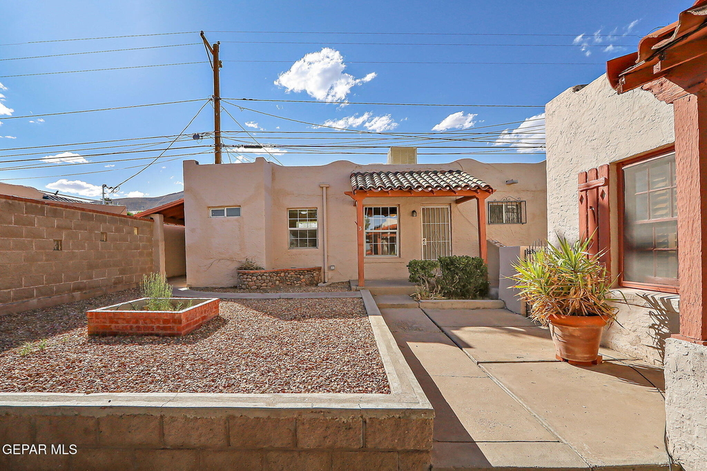 2621 Grant Avenue - Photo 1