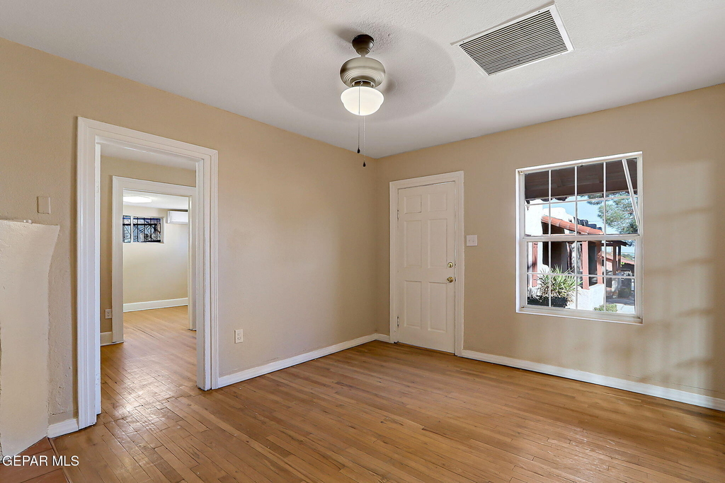 2621 Grant Avenue - Photo 6