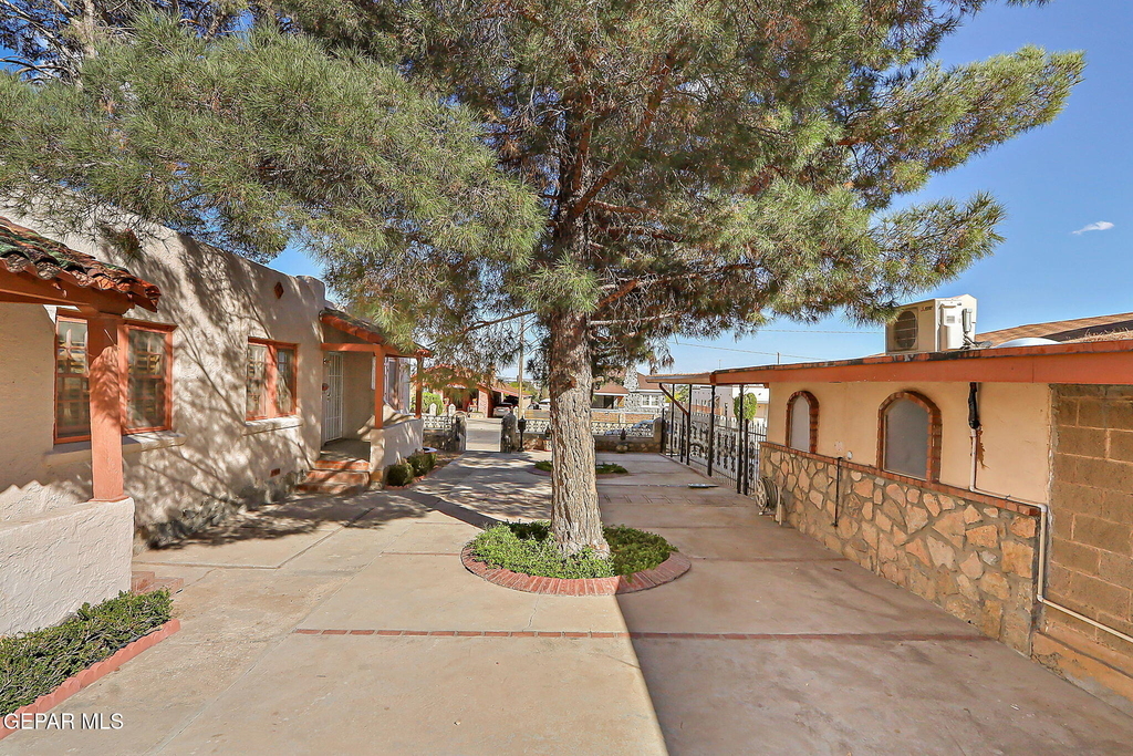 2621 Grant Avenue - Photo 4