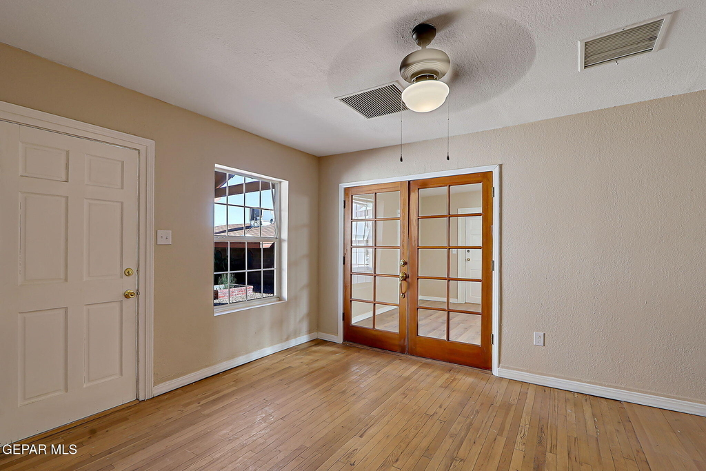 2621 Grant Avenue - Photo 8