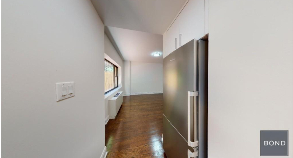 East 56th street  - Photo 4