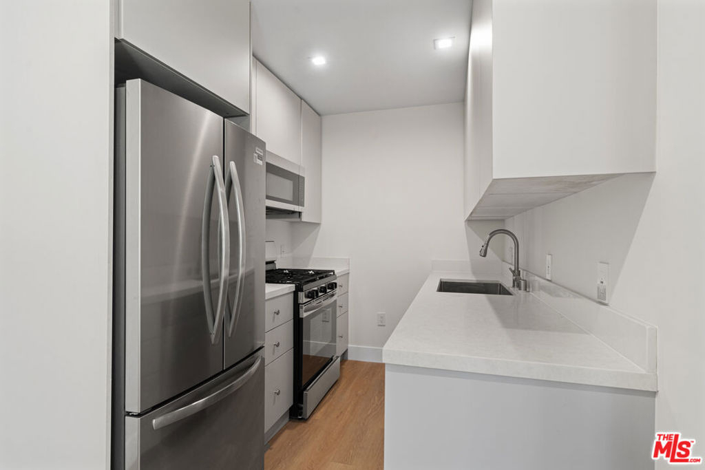 420 S Sepulveda Boulevard - Photo 10