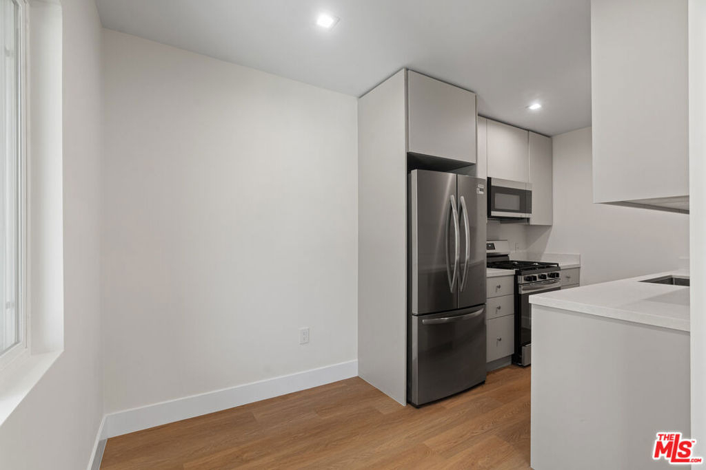 420 S Sepulveda Boulevard - Photo 8