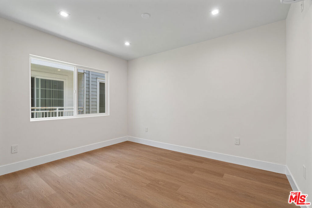 420 S Sepulveda Boulevard - Photo 12