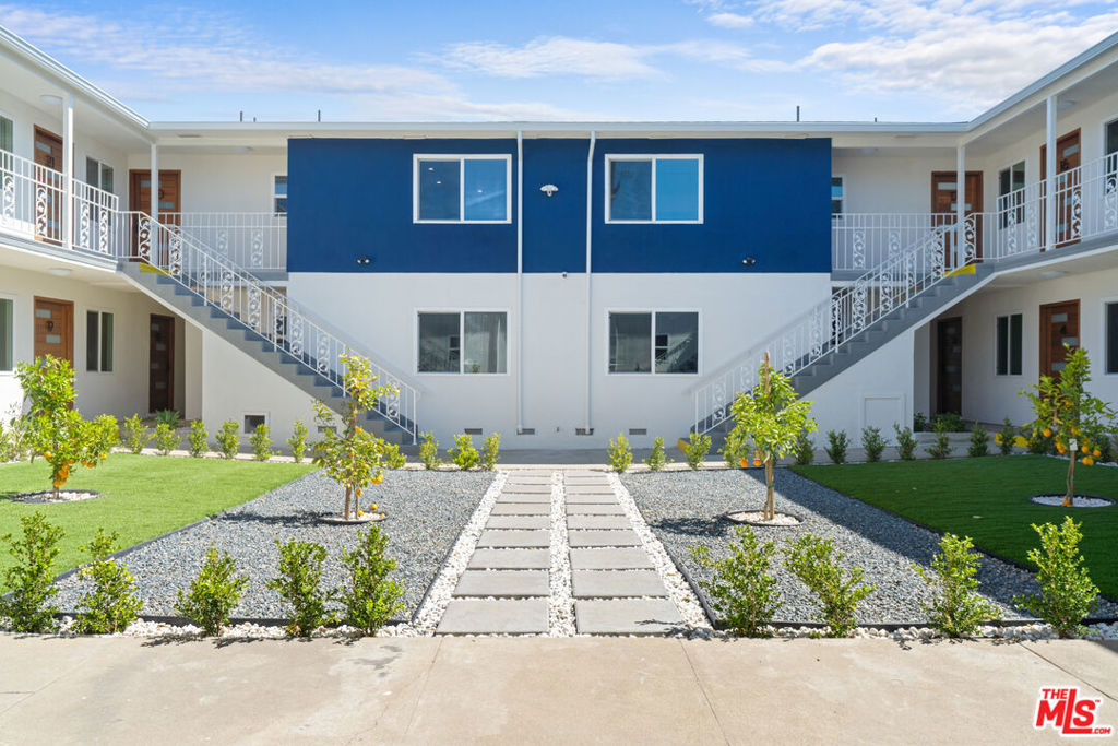 420 S Sepulveda Boulevard - Photo 1