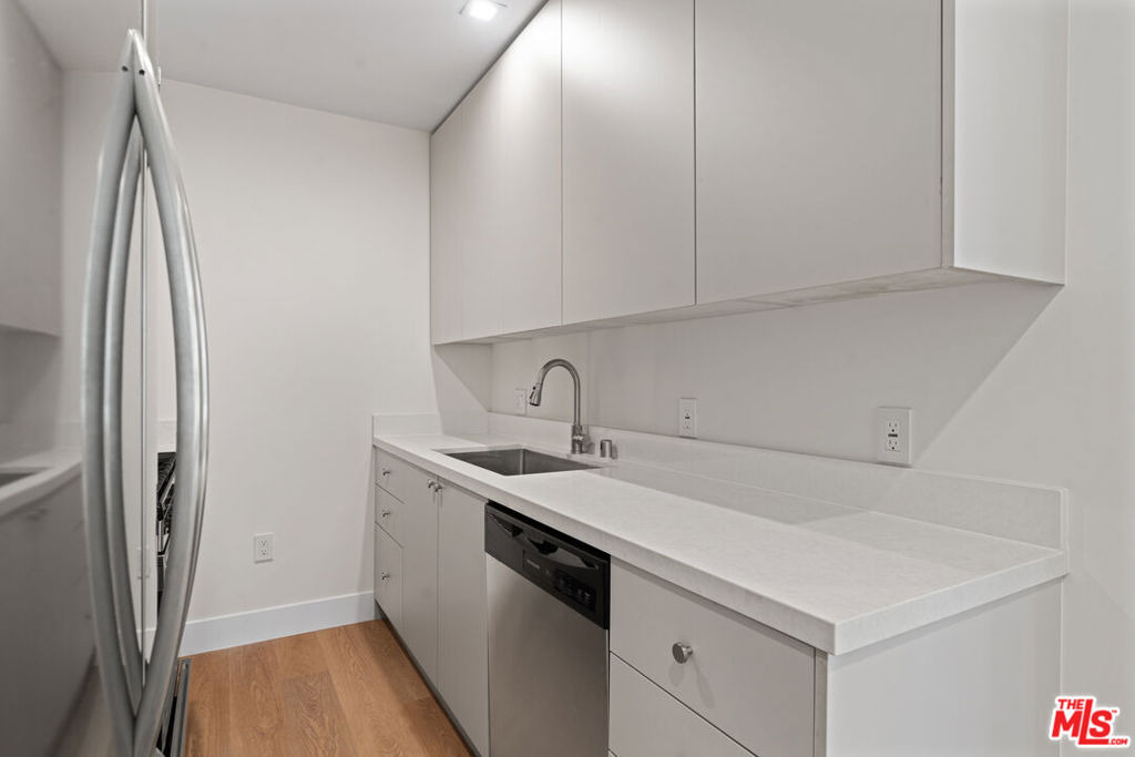 420 S Sepulveda Boulevard - Photo 11