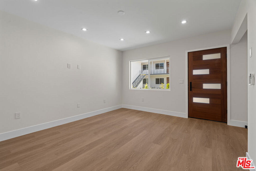 420 S Sepulveda Boulevard - Photo 7