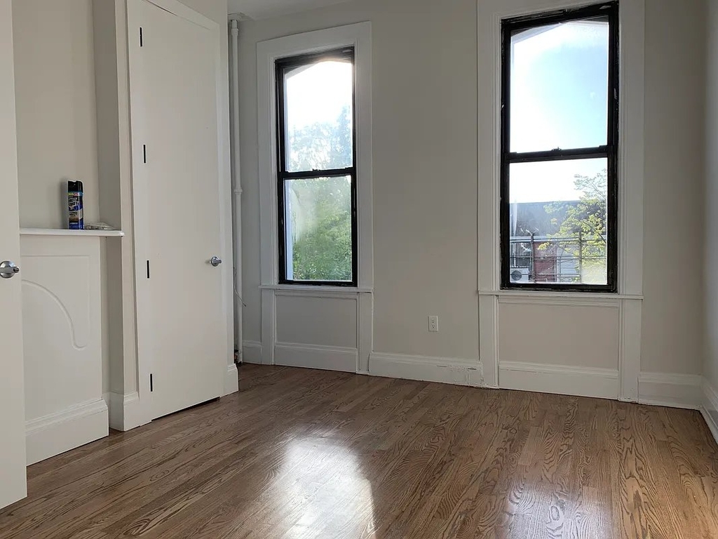 350 Melrose Street - Photo 5