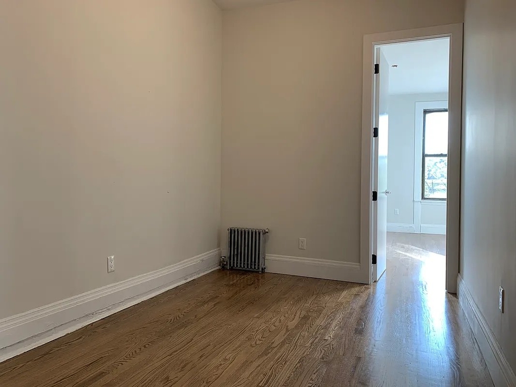 350 Melrose Street - Photo 4