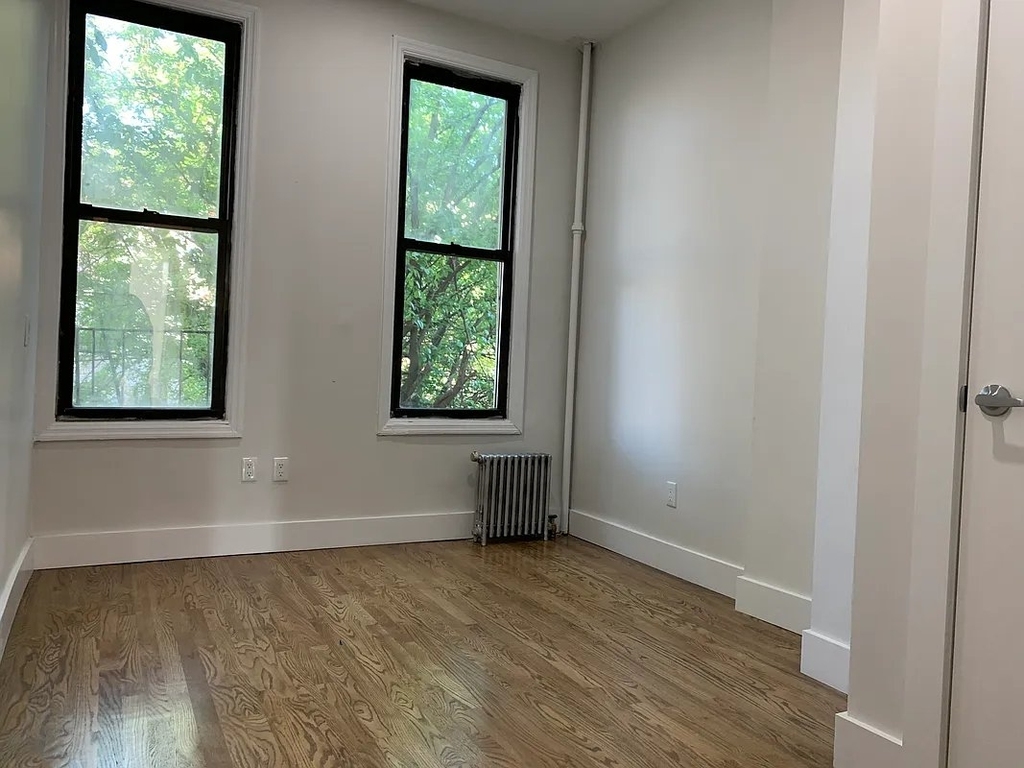 350 Melrose Street - Photo 6