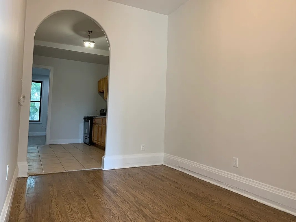 350 Melrose Street - Photo 2