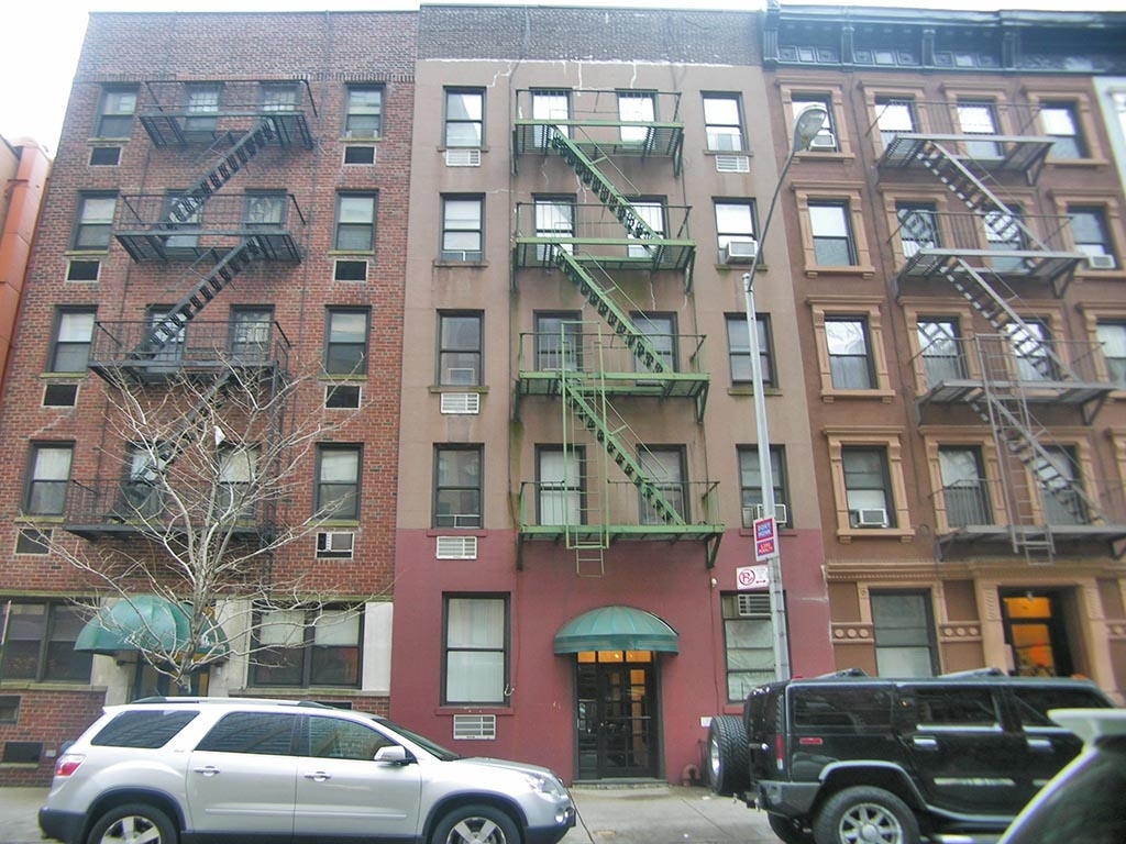 East 83rd Street - Photo 6