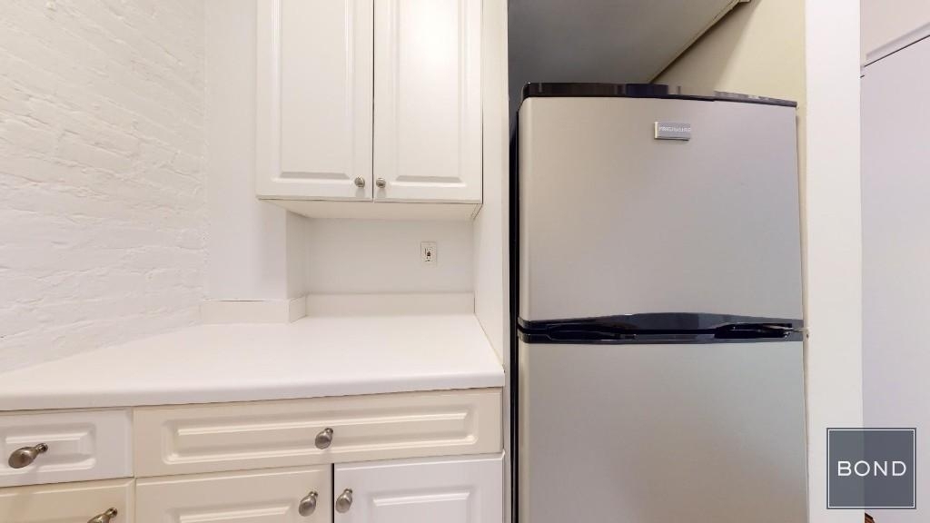 East 83rd Street - Photo 3