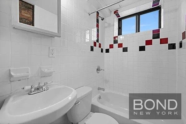 East 14th Street - Photo 4