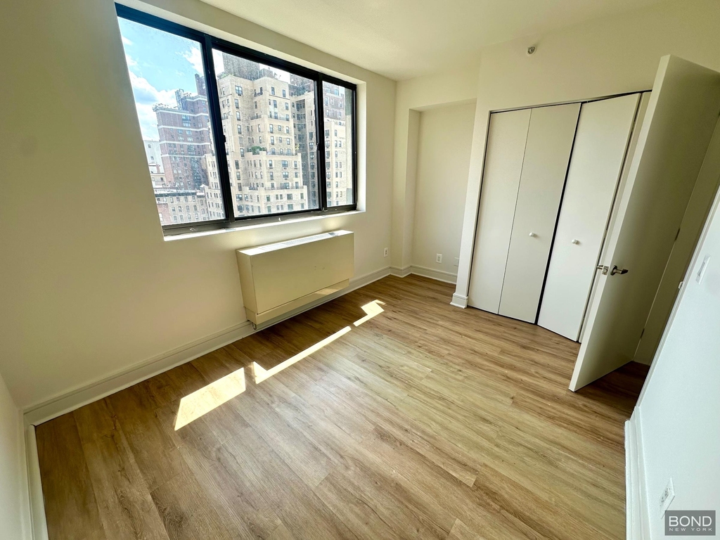 West 96th Street - Photo 6