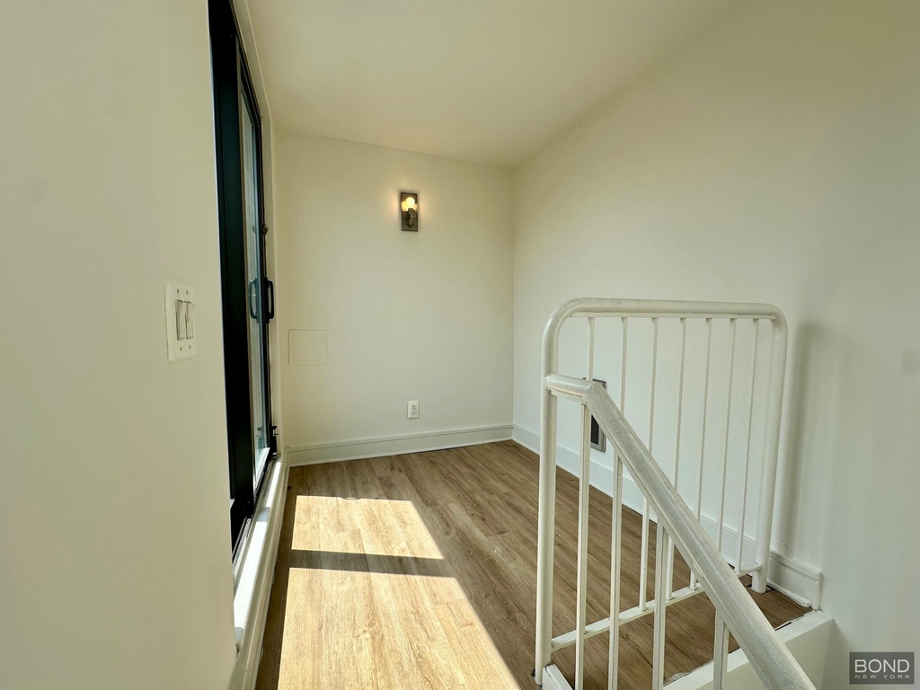 West 96th Street - Photo 11