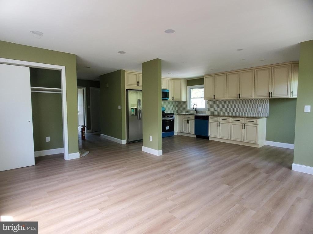 22 Lytle Street - Photo 2